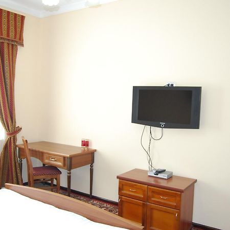Crown Hotel Tashkent Bagian luar foto