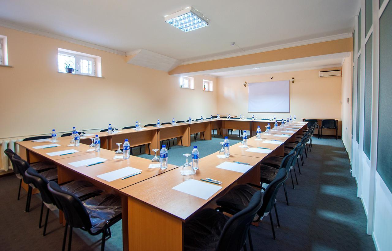 Crown Hotel Tashkent Bagian luar foto